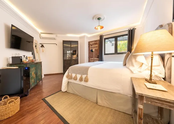 Orchid House Hotel