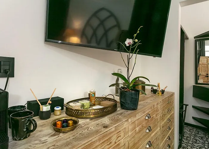 Hotel Orchid House